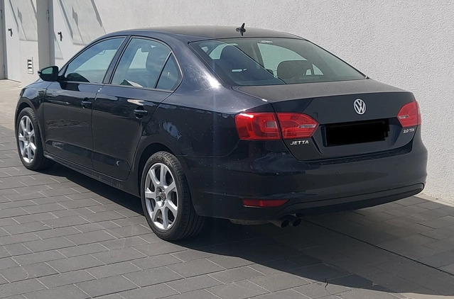 Volkswagen Jetta cena 25500 przebieg: 118000, rok produkcji 2014 z Gdynia małe 37